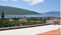 Appartamenti Blagojevic, alloggi privati a Kumbor, Montenegro
